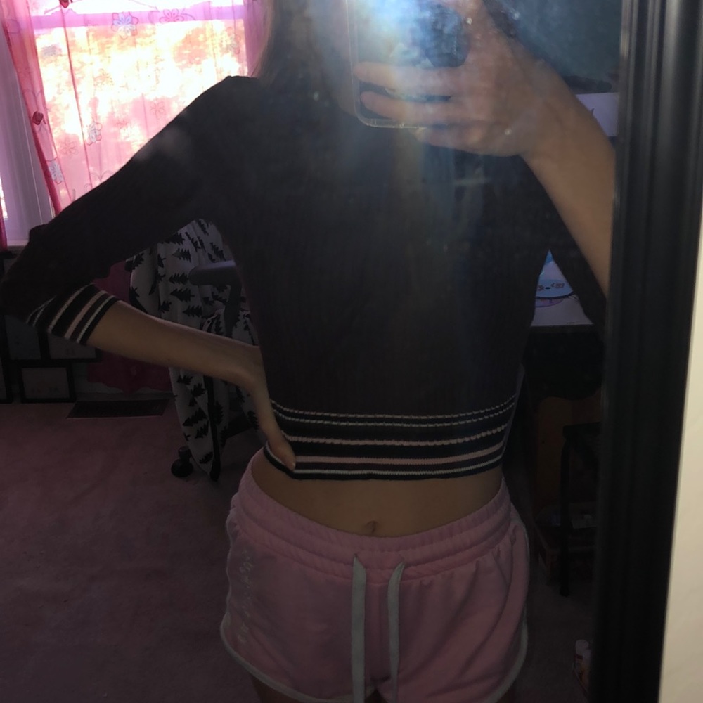 Long sleeved crop top